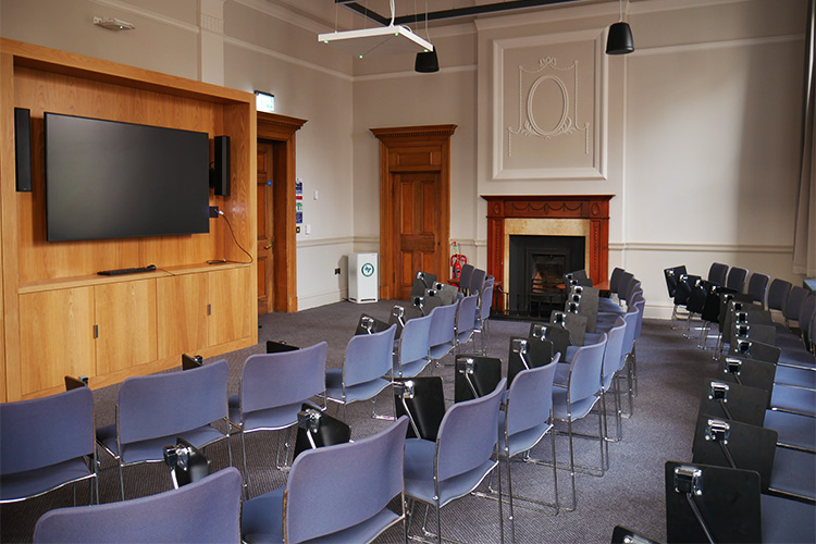 Seats and screen in a seminar room